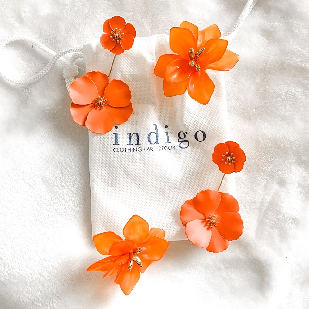 2 Pairs of Orange Floral Earrings